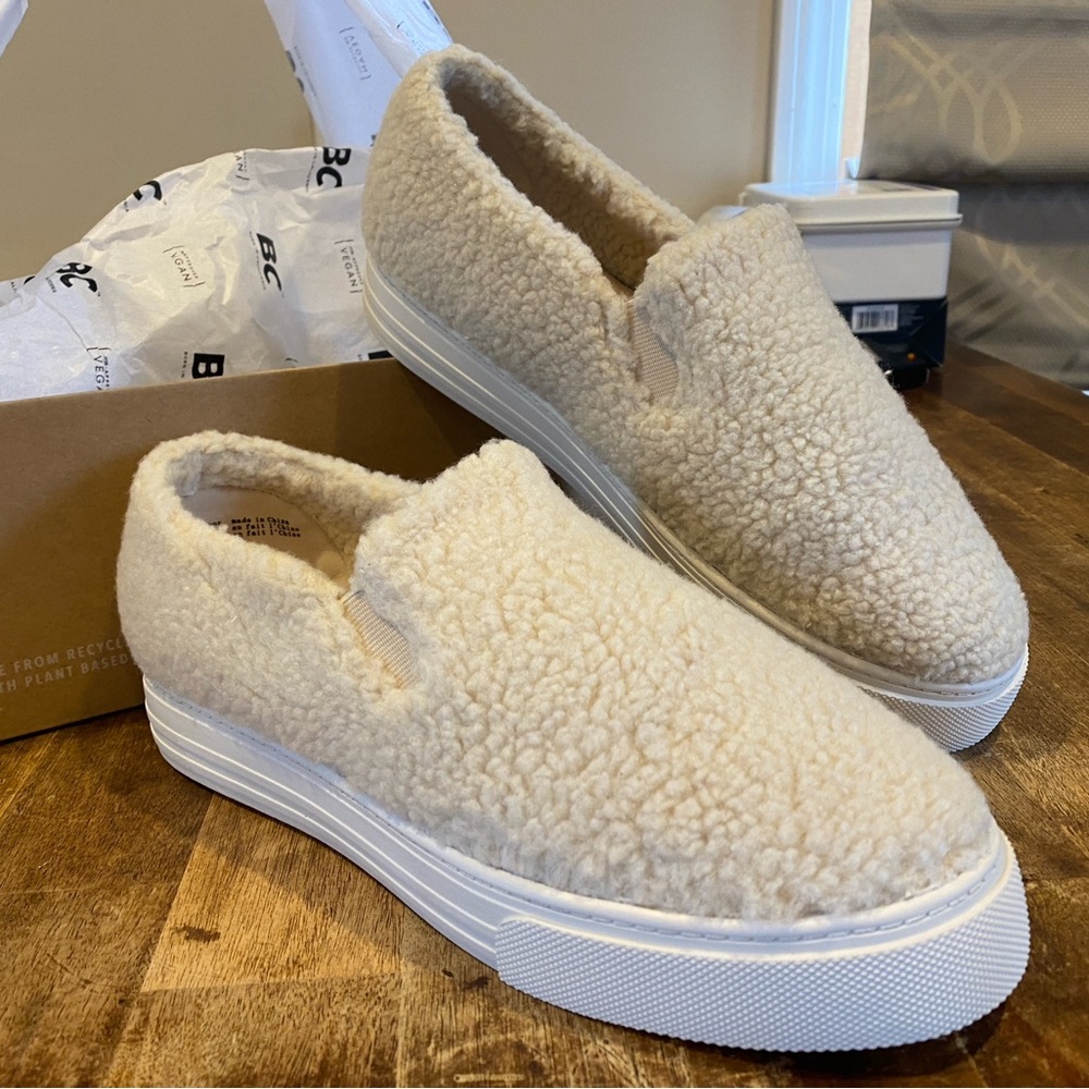 BC Natural V-Shearling Slip-On Shoes​